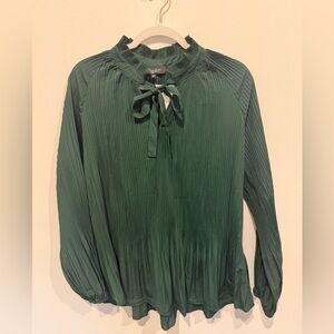 Papillon Green Pleated Blouse. New With Tags. Women’s Size Large.
